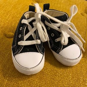 Infant black converse size 3